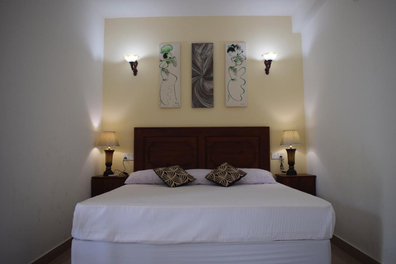 Ilamparuma Hotel Weligama Exterior photo