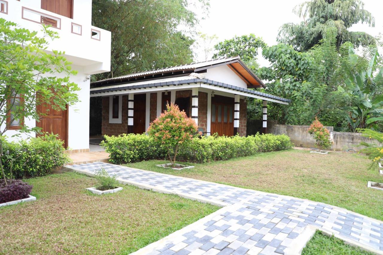Ilamparuma Hotel Weligama Exterior photo